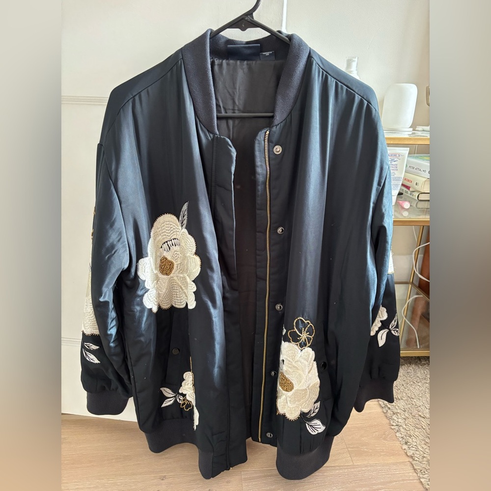 Very cool like-new Maeve embroidered bomber jacket, size small - Picture 5 of 8